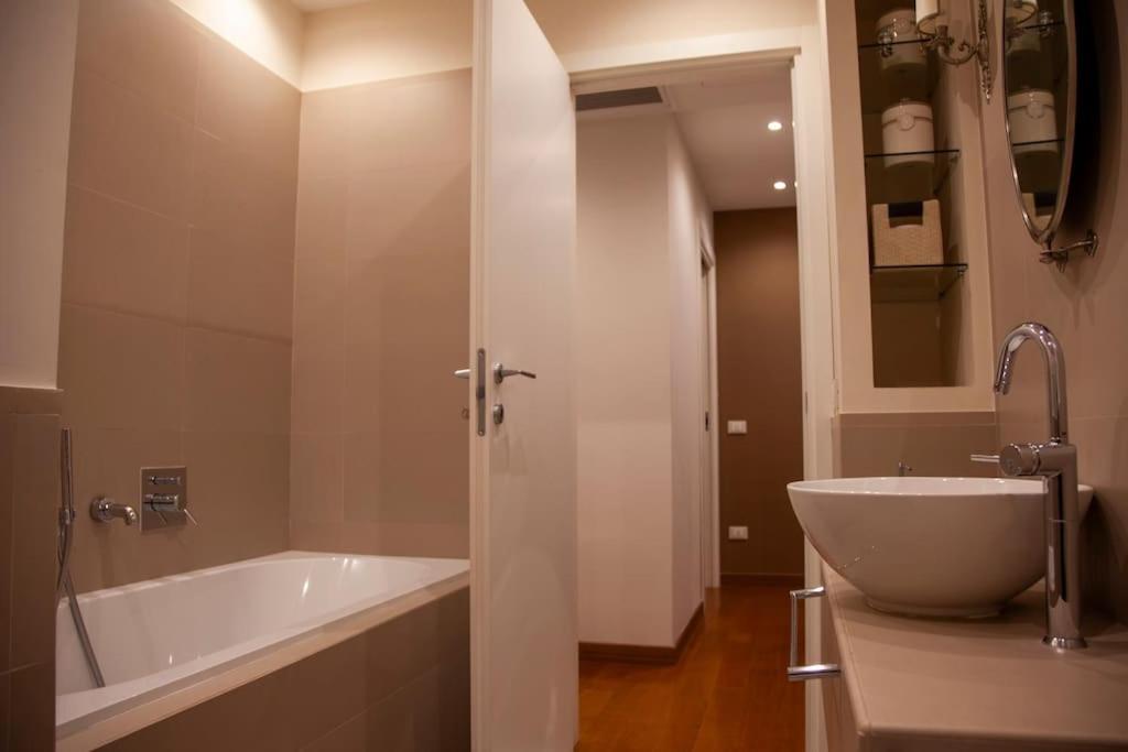 Roma, Gemelli Casa Eleganza, Resort Modernista Esterno foto