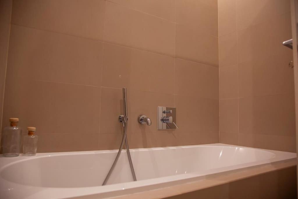 Roma, Gemelli Casa Eleganza, Resort Modernista Esterno foto