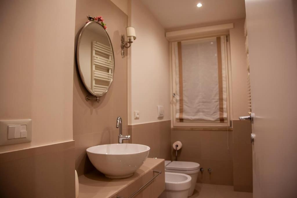 Roma, Gemelli Casa Eleganza, Resort Modernista Esterno foto